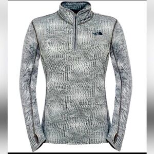 The North Face FlashDry 1/4 Zip Pullover Size Small